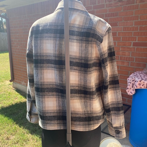 BB Dakota by Steve Madden Boxy Shacket - Picture 4 of 9